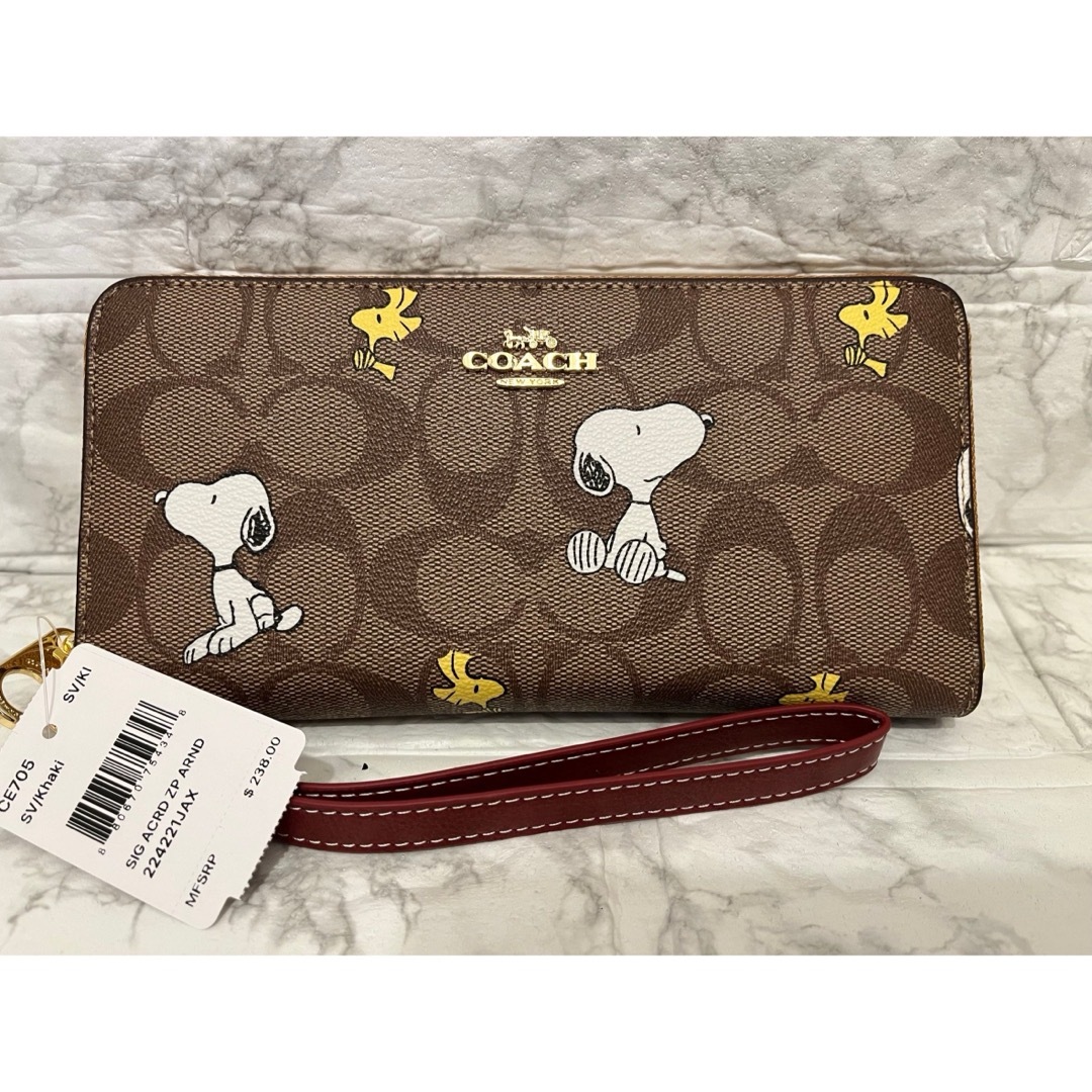 COACH(コーチ)のCOACH長財布　SNOOPY＆PEANUTSコラボ レディースのファッション小物(財布)の商品写真