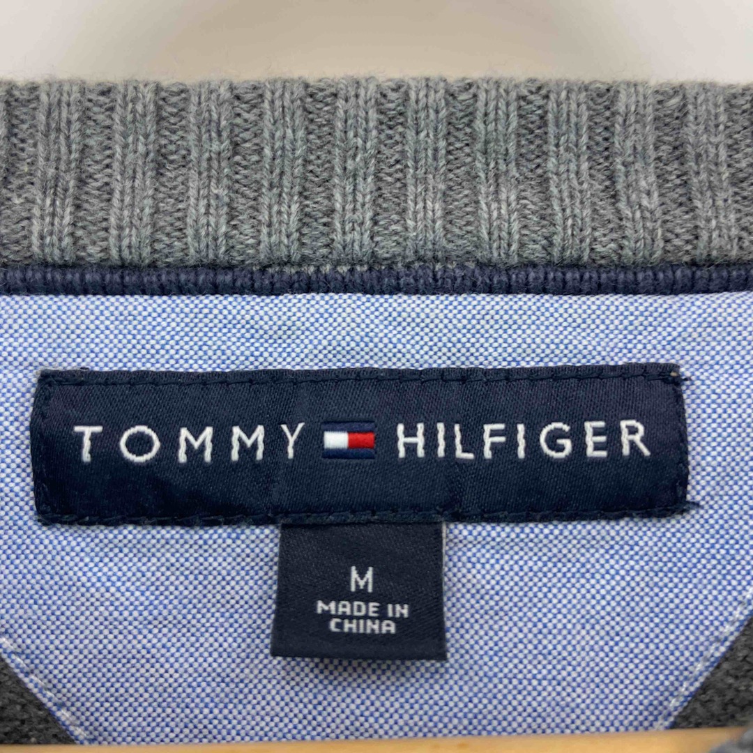 TOMMY HILFIGER(トミーヒルフィガー)のTOMMY HILFIGER メンズ トミーヒルフィガー ニット　セーター　Vネック　アーガイル　ロゴ刺繡　グレー メンズのトップス(ニット/セーター)の商品写真