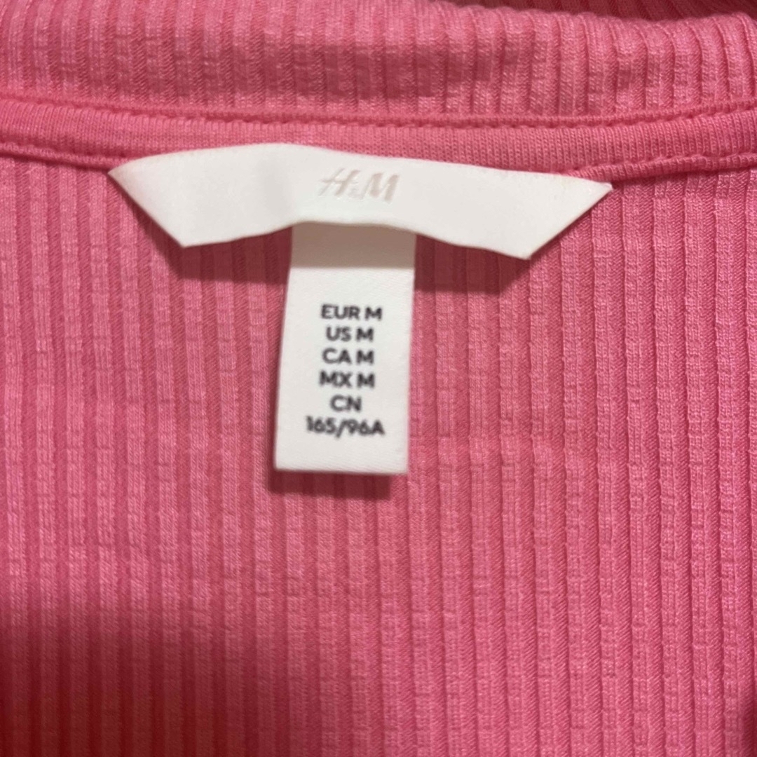 H&M(エイチアンドエム)のピンクトップス レディースのトップス(カットソー(長袖/七分))の商品写真