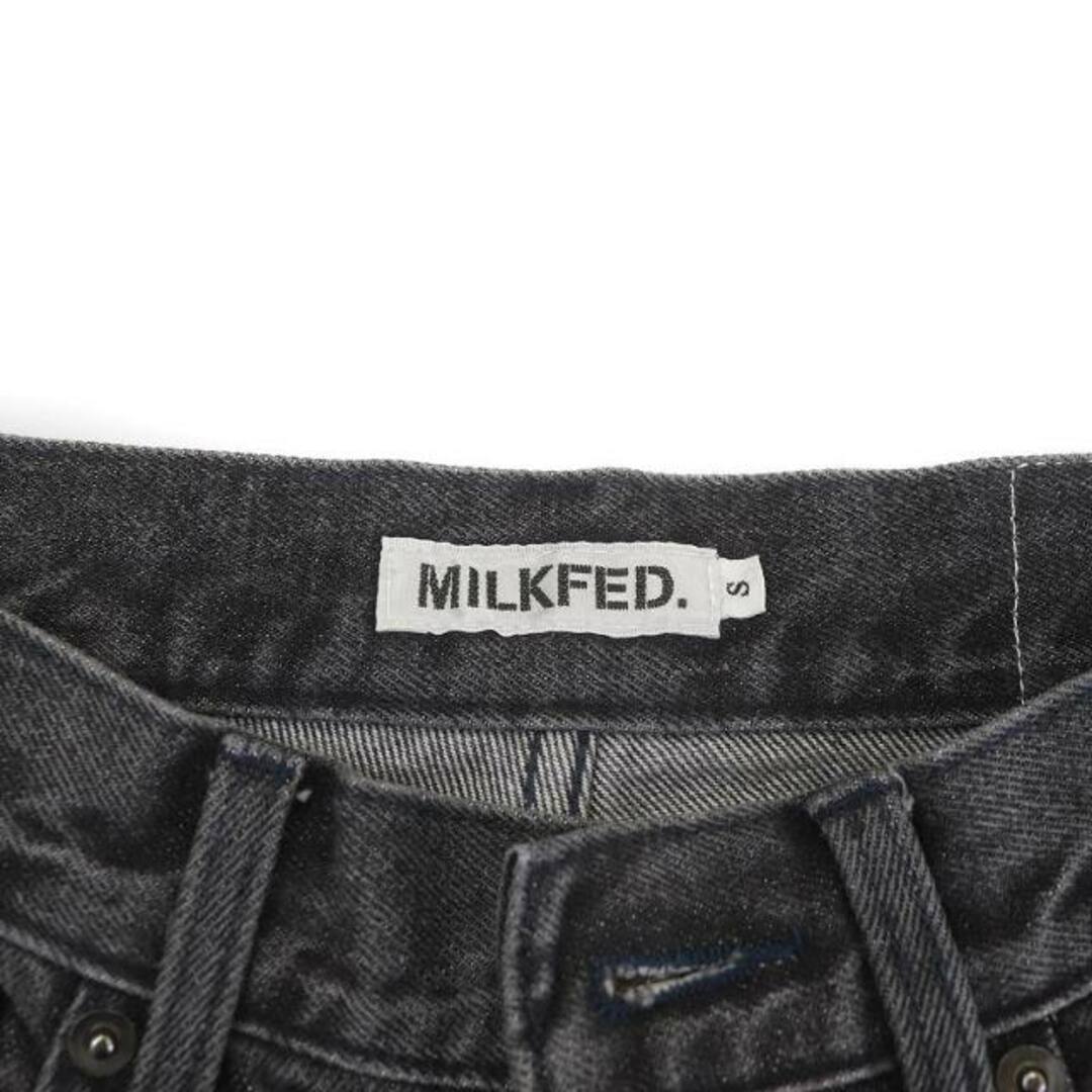 MILKFED.(ミルクフェド)のミルクフェド デニムパンツ ストレート カットオフ USED加工 S 黒 レディースのパンツ(デニム/ジーンズ)の商品写真