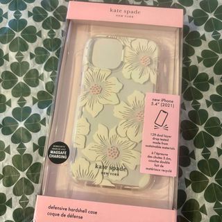 ケイトスペードニューヨーク(kate spade new york)の【kate spade】 iPhone13miniケース ホワイトフラワー 花柄(iPhoneケース)