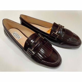 TOD新品　TOD'S ドライビングシューズ　黒エナメル　37  ローファー