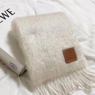 LOEWE ロエベ モヘア マフラー 定番　WHITEloewe