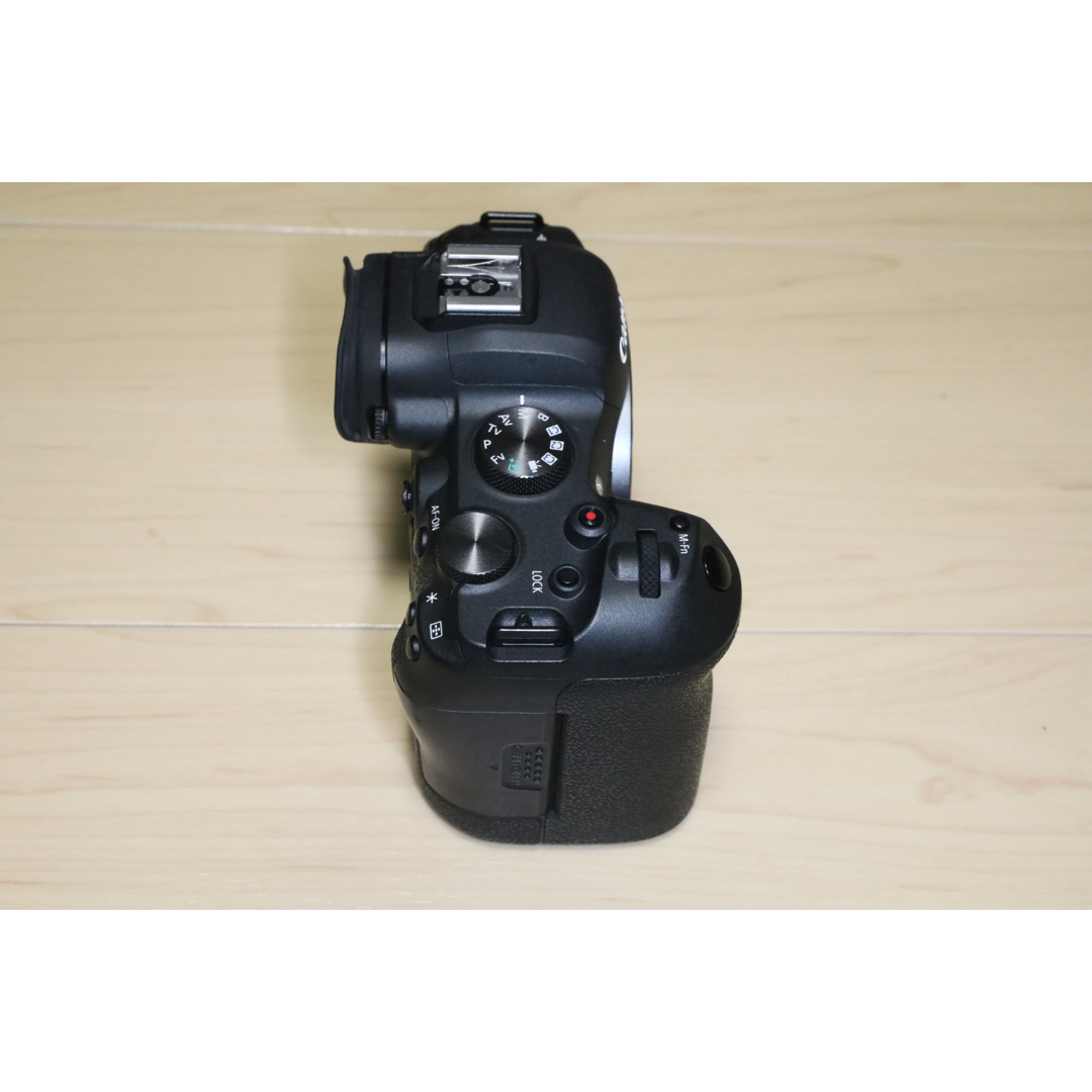 EOS R6 canon スマホ/家電/カメラのカメラ(ミラーレス一眼)の商品写真