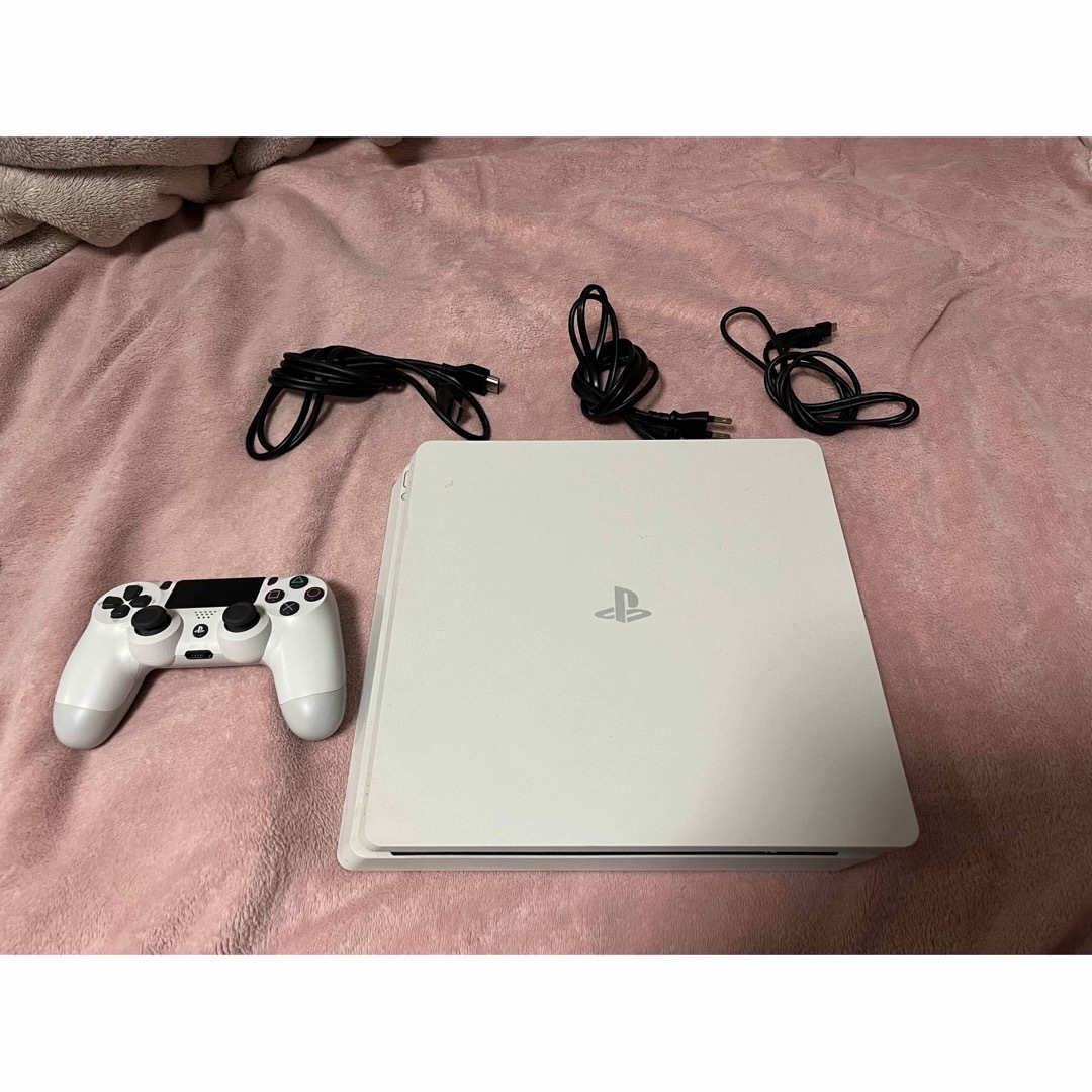 PlayStation4(プレイステーション4)のグレイシャーホワイト　PlayStation4 500GB エンタメ/ホビーのゲームソフト/ゲーム機本体(家庭用ゲーム機本体)の商品写真