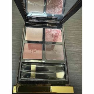 トムフォードビューティ(TOM FORD BEAUTY)のアイカラークォード　030インソレントローズ(アイシャドウ)