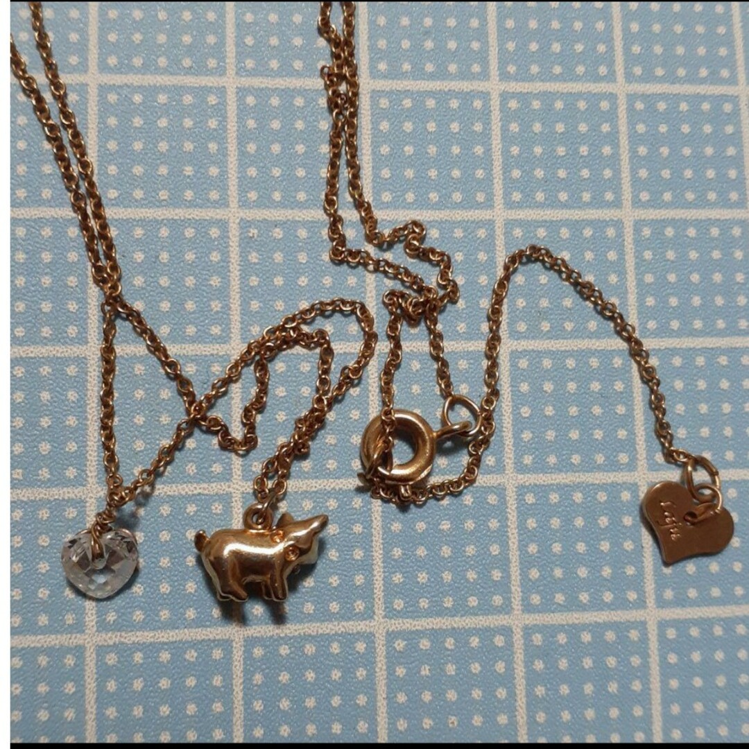中古品　かわいい　ミニ豚　コブタと　ハート　リボン　のキラキラ　金色　ネックレス レディースのアクセサリー(ネックレス)の商品写真