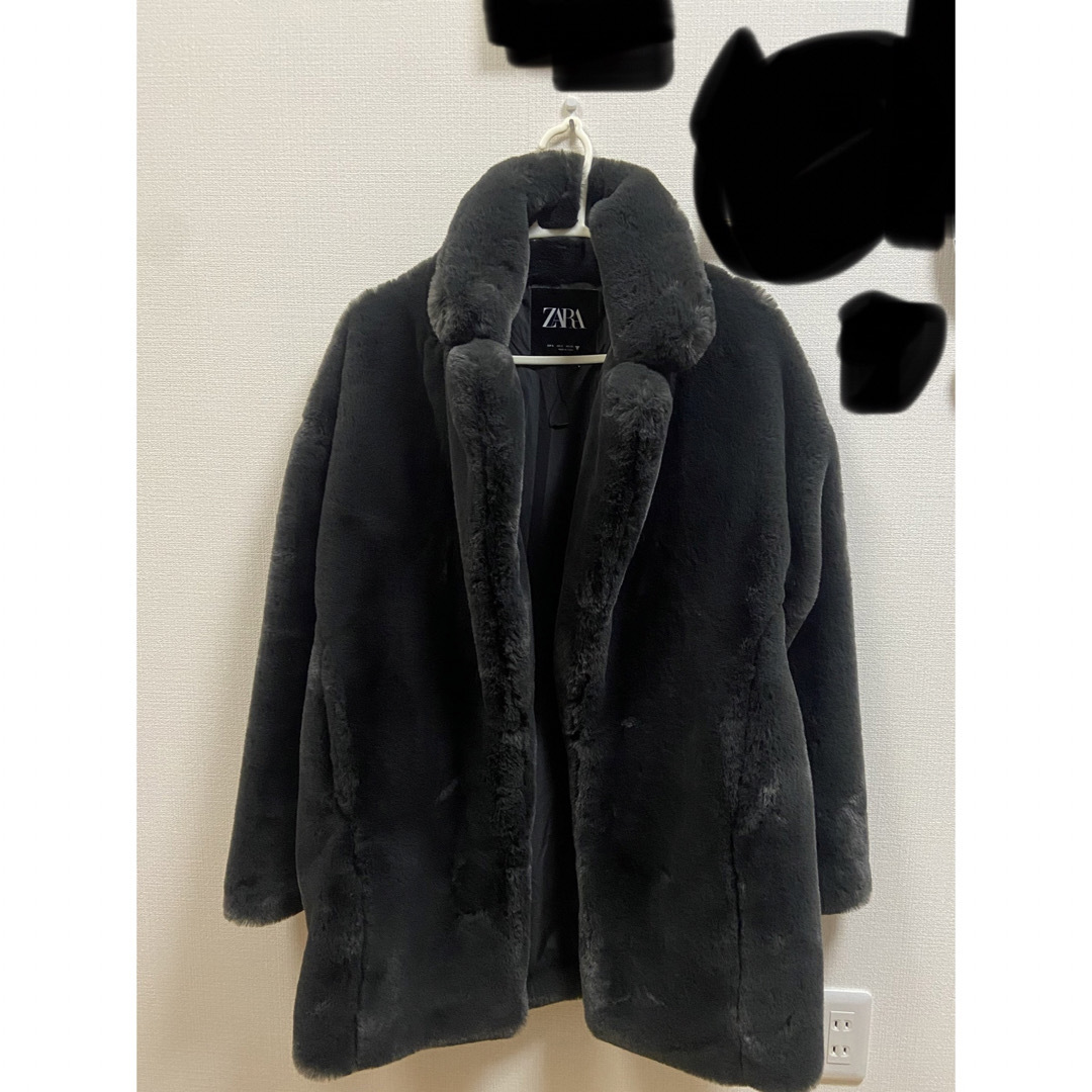 ZARA(ザラ)の【値下げ】ZARA フェイクファーコート　ミディアムグレー | 1255/894 レディースのジャケット/アウター(毛皮/ファーコート)の商品写真