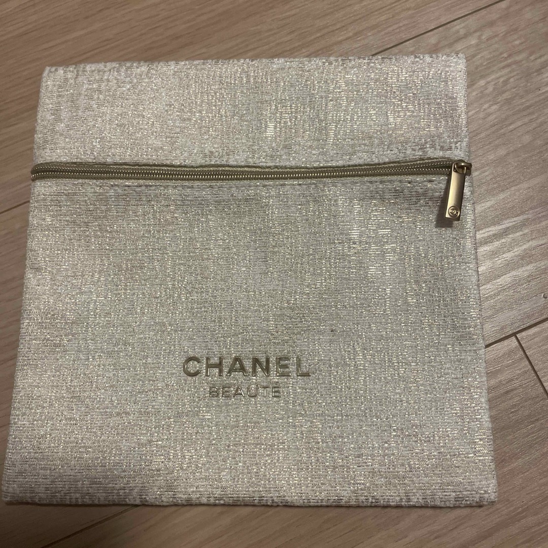 CHANEL(シャネル)のシャネル　ホリデー　ノベルティ　イベント　ポーチ　 レディースのファッション小物(ポーチ)の商品写真