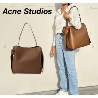 Acne アクネMUSUBI ムスビ　ミディショルダーバッグ　キャメルブラウン　