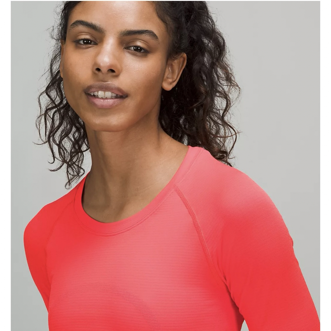 lululemon(ルルレモン)の新品ルルレモンSwiftly Tech Long Sleeve*Race(10) レディースのトップス(Tシャツ(長袖/七分))の商品写真