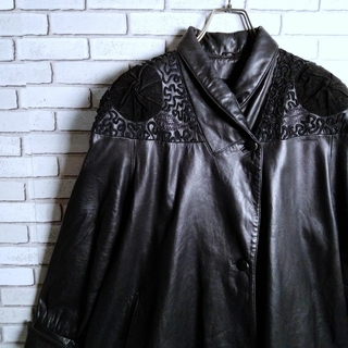 レザージャケット☆コート　ラムスキン　羊革　襟付き　刺繍　個性的　ブラック(その他)