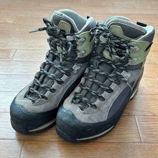 スカルパ(SCARPA)の廃盤モデル　トレッキングシューズ　スカルパ クリスタロ(登山用品)