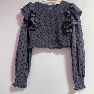 ザラ(ZARA)のZARA ドット柄　シャーリング　フリル　クロップド丈　トップス　ブルー(シャツ/ブラウス(長袖/七分))