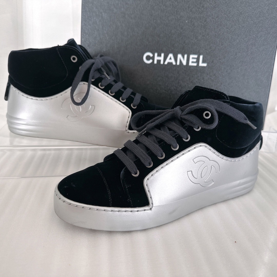 CHANEL(シャネル)のCHANEL シャネル　ココマーク　ハイカット　スニーカー　スリッポン　靴　美品 レディースの靴/シューズ(スニーカー)の商品写真