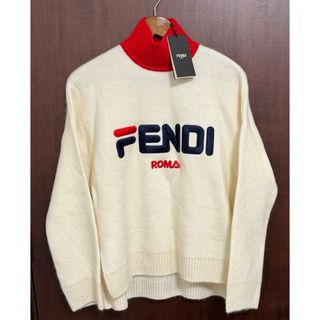 フェンディ(FENDI)の新品　FENDI  ハイネック ロゴ オーバーサイズ(ニット/セーター)