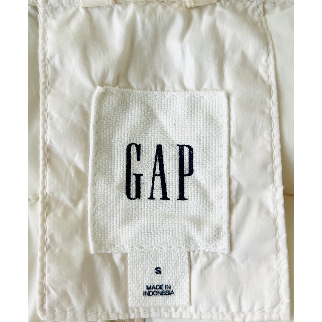 GAP(ギャップ)の⭐️GAP ギャップ★PRIMALOFT パファーベスト【送料込】⭐️ レディースのジャケット/アウター(ダウンベスト)の商品写真