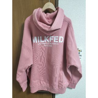 ミルクフェド(MILKFED.)の【新品】ミルクフェド　パーカー　ラテピンク(パーカー)