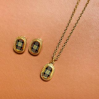 バーバリー(BURBERRY) ネックレス（ゴールド）の通販 41点