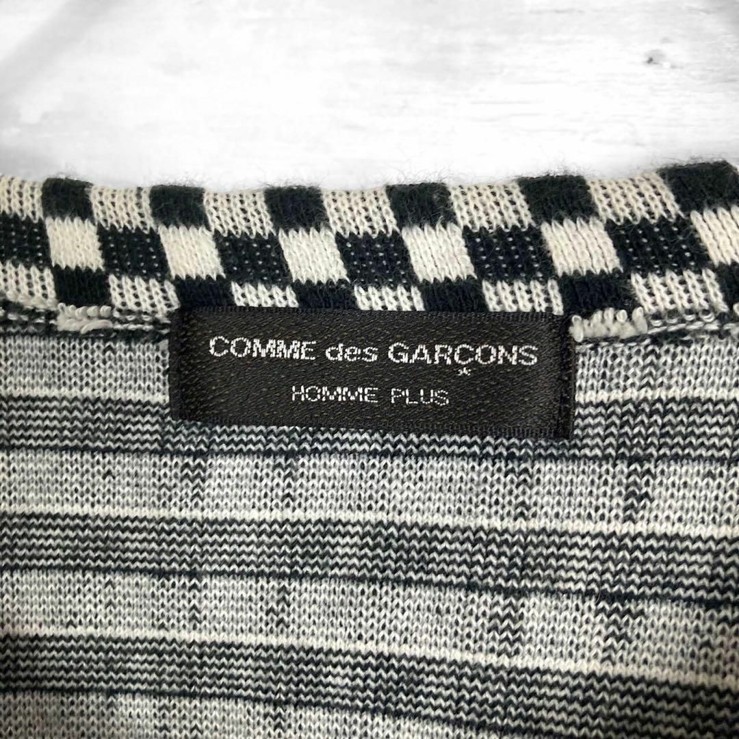 COMME des GARCONS HOMME PLUS(コムデギャルソンオムプリュス)のコムデギャルソンオムプリュス チェッカーフラッグ ロゴプリントニット　セーター メンズのトップス(ニット/セーター)の商品写真