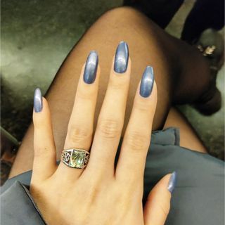 エッシー(Essie)の【新品・匿名配送】1点限り essie nail color パールブルー(マニキュア)