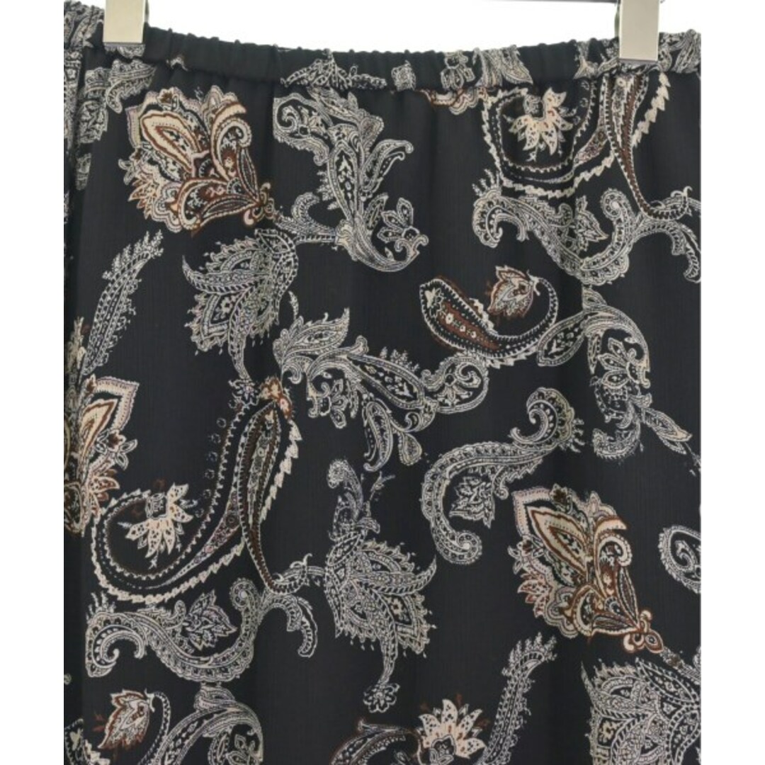 INDIVI(インディヴィ)のINDIVI ロング・マキシ丈スカート 38(M位) 黒xベージュx茶(総柄) 【古着】【中古】 レディースのスカート(ロングスカート)の商品写真