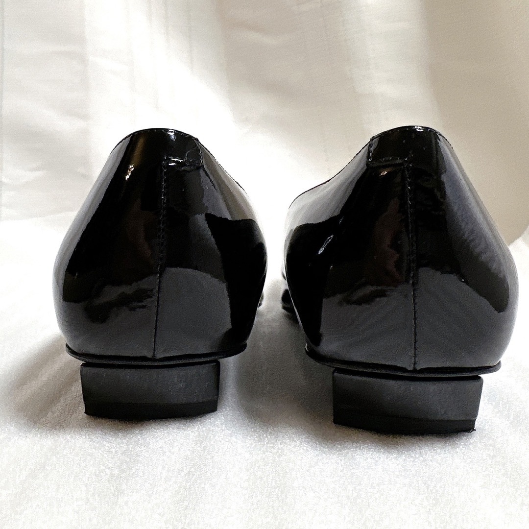 ROGER VIVIER(ロジェヴィヴィエ)のroger vivier ロジェヴィヴィエ　パンプス　フラットシューズ　極美品 レディースの靴/シューズ(ハイヒール/パンプス)の商品写真