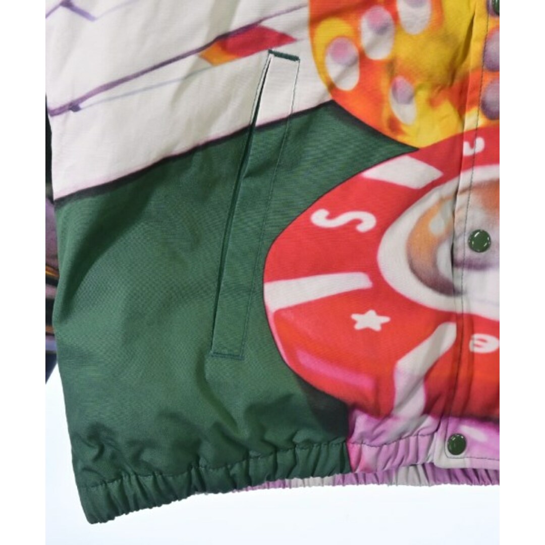 Supreme(シュプリーム)のSupreme ダウンジャケット/ダウンベスト L 緑x白x赤等(総柄) 【古着】【中古】 メンズのジャケット/アウター(ダウンジャケット)の商品写真