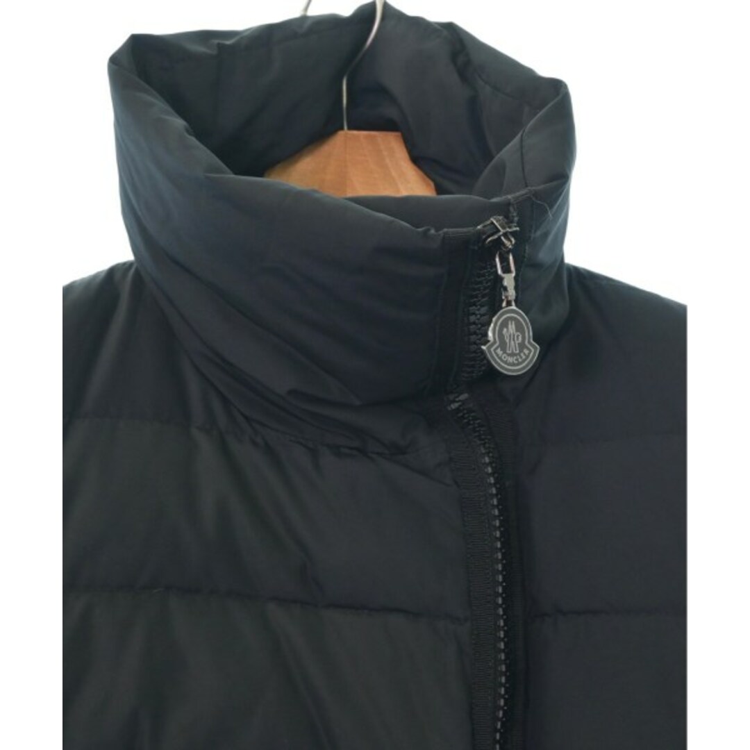 MONCLER(モンクレール)のMONCLER モンクレール ダウンコート 00(XXS位) 黒 【古着】【中古】 レディースのジャケット/アウター(ダウンコート)の商品写真