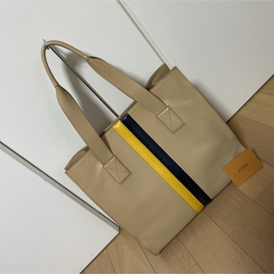 TOD'S - トッズ(TOD'S)ダブルストライプトートバッグ 中古の通販 TOD'S - トッズ(TOD'S)ダブルストライプトートバッグ 中古の通販