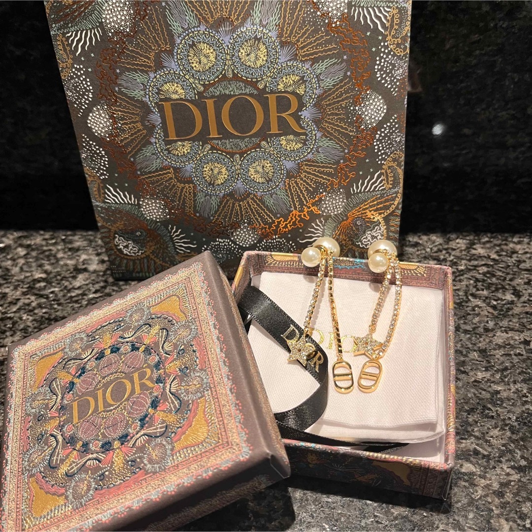 お値下げ中！新品♡DIOR　ピアス　ゴールドアクセサリー