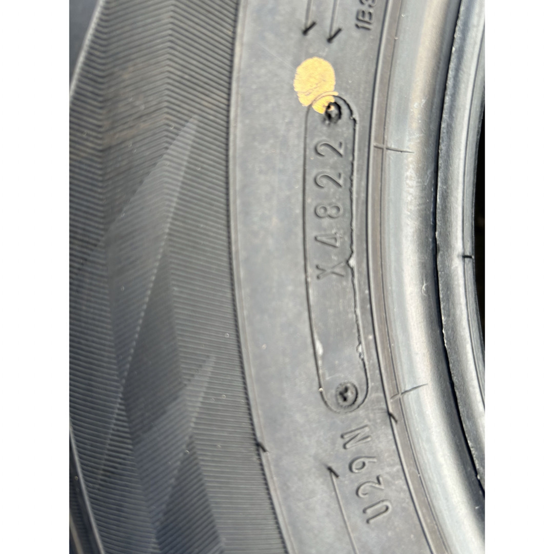 DUNLOP(ダンロップ)のちゃんたれ様専用　DUNLOP 195/65R15 22年製　スタッドレスタイヤ 自動車/バイクの自動車(タイヤ)の商品写真