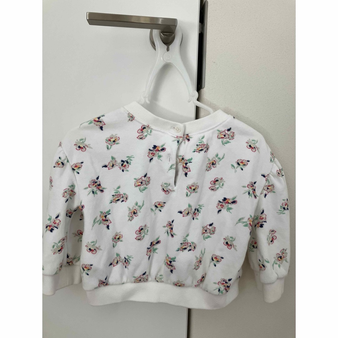 babyGAP(ベビーギャップ)の90 女の子　GAPトレーナー キッズ/ベビー/マタニティのキッズ服女の子用(90cm~)(Tシャツ/カットソー)の商品写真