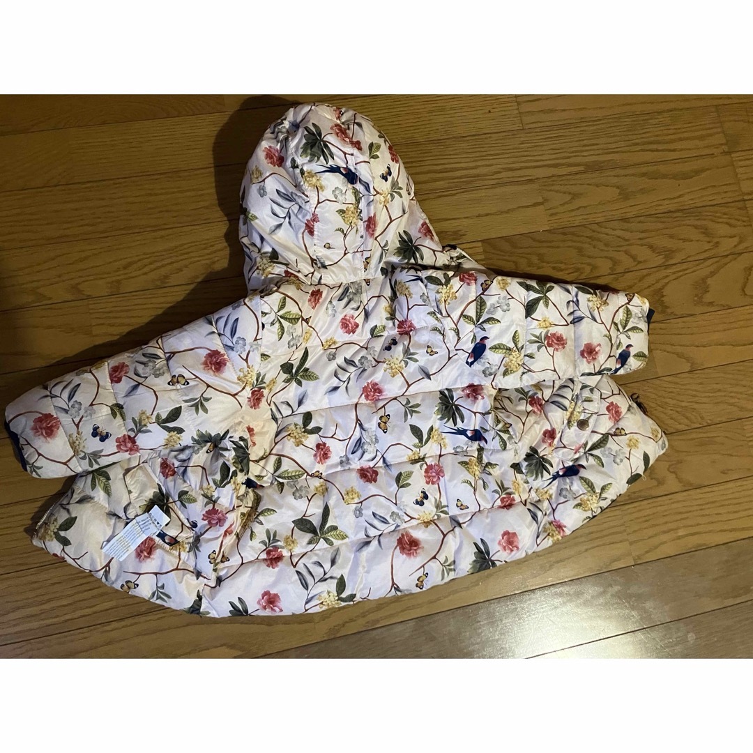 ZARA KIDS(ザラキッズ)のZARA kids 花柄リバーシブルダウン キッズ/ベビー/マタニティのキッズ服女の子用(90cm~)(ジャケット/上着)の商品写真