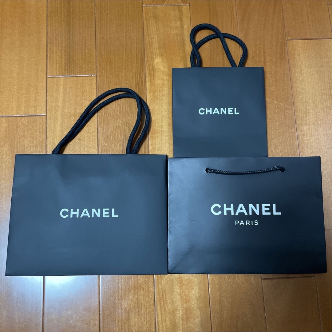 CHANEL(シャネル)のシャネル CHANEL ショッパー 紙袋 3枚セット レディースのバッグ(ショップ袋)の商品写真