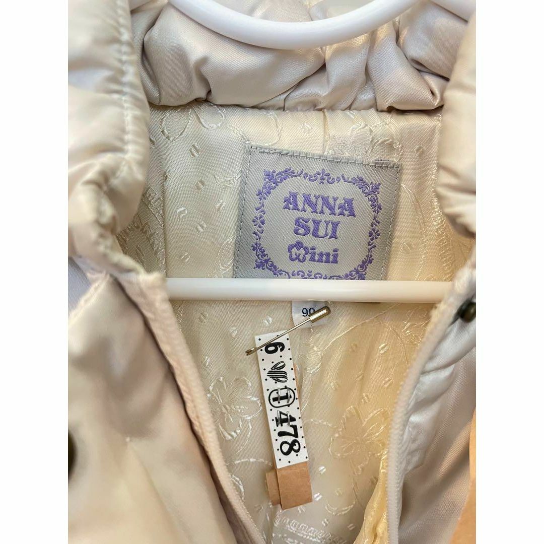 ANNA SUI mini(アナスイミニ)の値下げ✩アナスイミニ 猫 ダウン クリーニング済✩ キッズ/ベビー/マタニティのキッズ服女の子用(90cm~)(ジャケット/上着)の商品写真