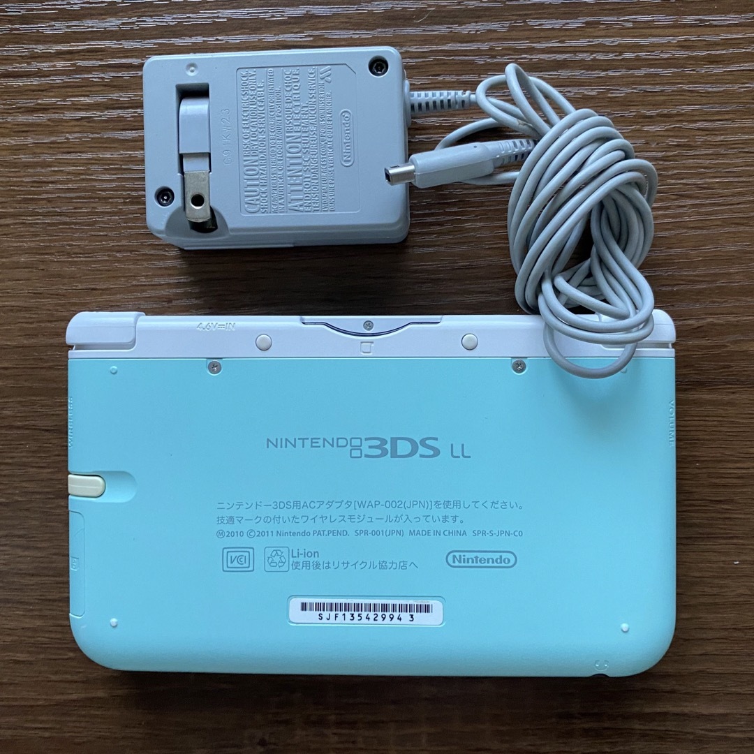 ニンテンドー3DS(ニンテンドー3DS)のニンテンドー3DS LL 本体 ミント×ホワイト エンタメ/ホビーのゲームソフト/ゲーム機本体(携帯用ゲーム機本体)の商品写真