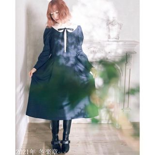 メゾンドフルール(Maison de FLEUR)のクロエが微笑むワンピース(ひざ丈ワンピース)