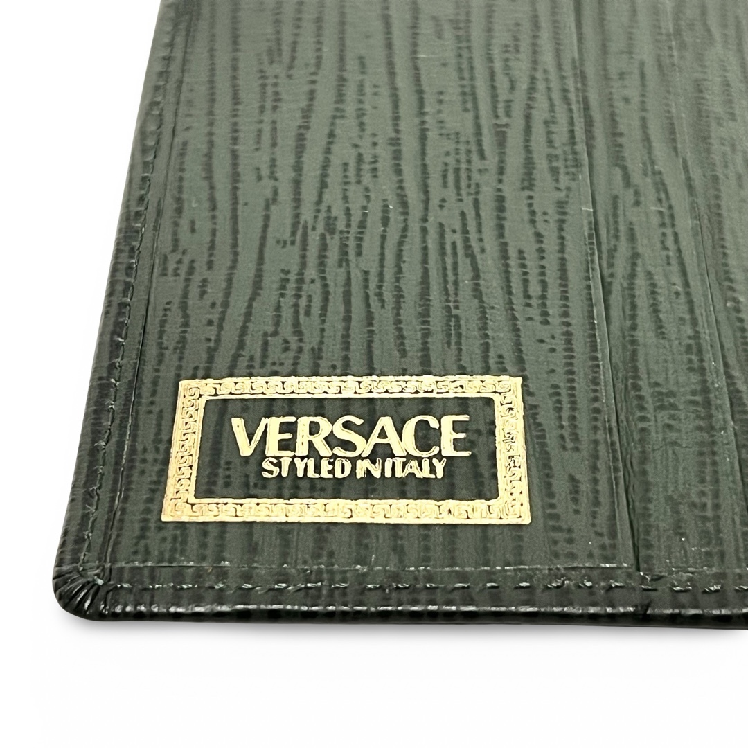 VERSACE(ヴェルサーチ)のVERSACE ヴェルサーチェ サンバースト カードケース 定期入れ パスケース レザー グリーン メンズのファッション小物(名刺入れ/定期入れ)の商品写真