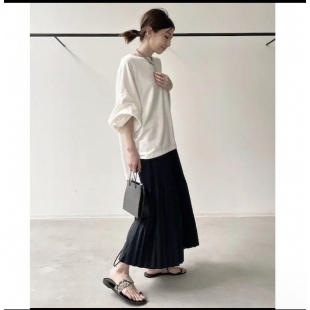 L'Appartement DEUXIEME CLASSE(アパルトモンドゥーズィエムクラス)のREMI RELIEF Side Slit Long T-sh ホワイト レディースのトップス(トレーナー/スウェット)の商品写真