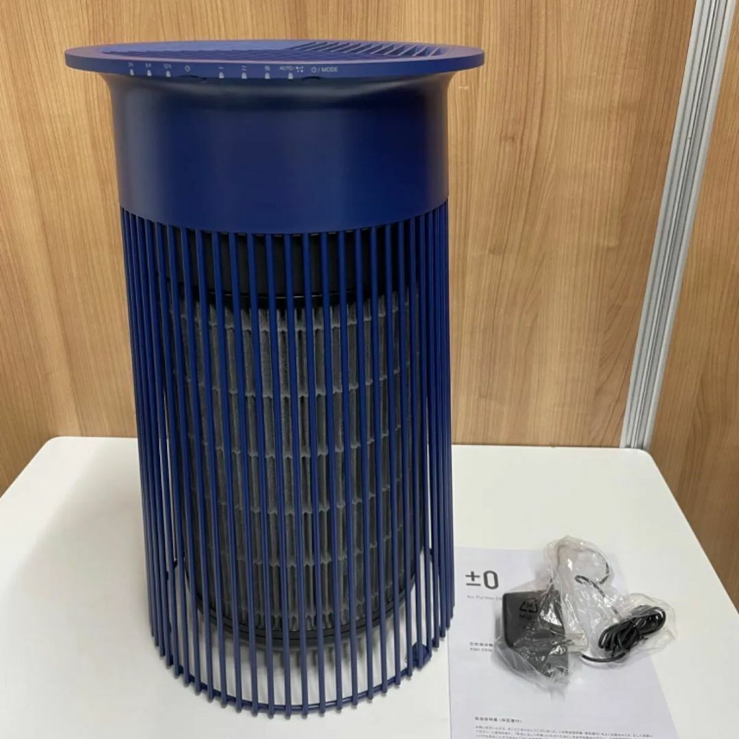 ±0(プラスマイナスゼロ)の【中古美品】プラスマイナス0 空気清浄機 Air Purifier C030 XQH-C030 2018年製　ディープブルー スマホ/家電/カメラの生活家電(空気清浄器)の商品写真