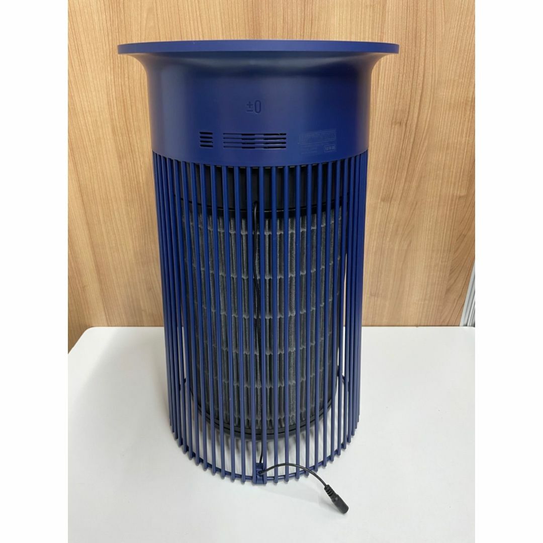 ±0(プラスマイナスゼロ)の【中古美品】プラスマイナス0 空気清浄機 Air Purifier C030 XQH-C030 2018年製　ディープブルー スマホ/家電/カメラの生活家電(空気清浄器)の商品写真