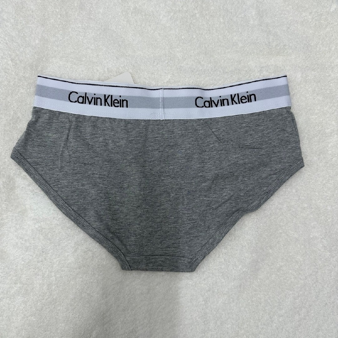 Calvin Klein(カルバンクライン)の新品未使用♡　Mサイズカルバンクライン　レディース　タンクトップショーツセット レディースの下着/アンダーウェア(ブラ&ショーツセット)の商品写真