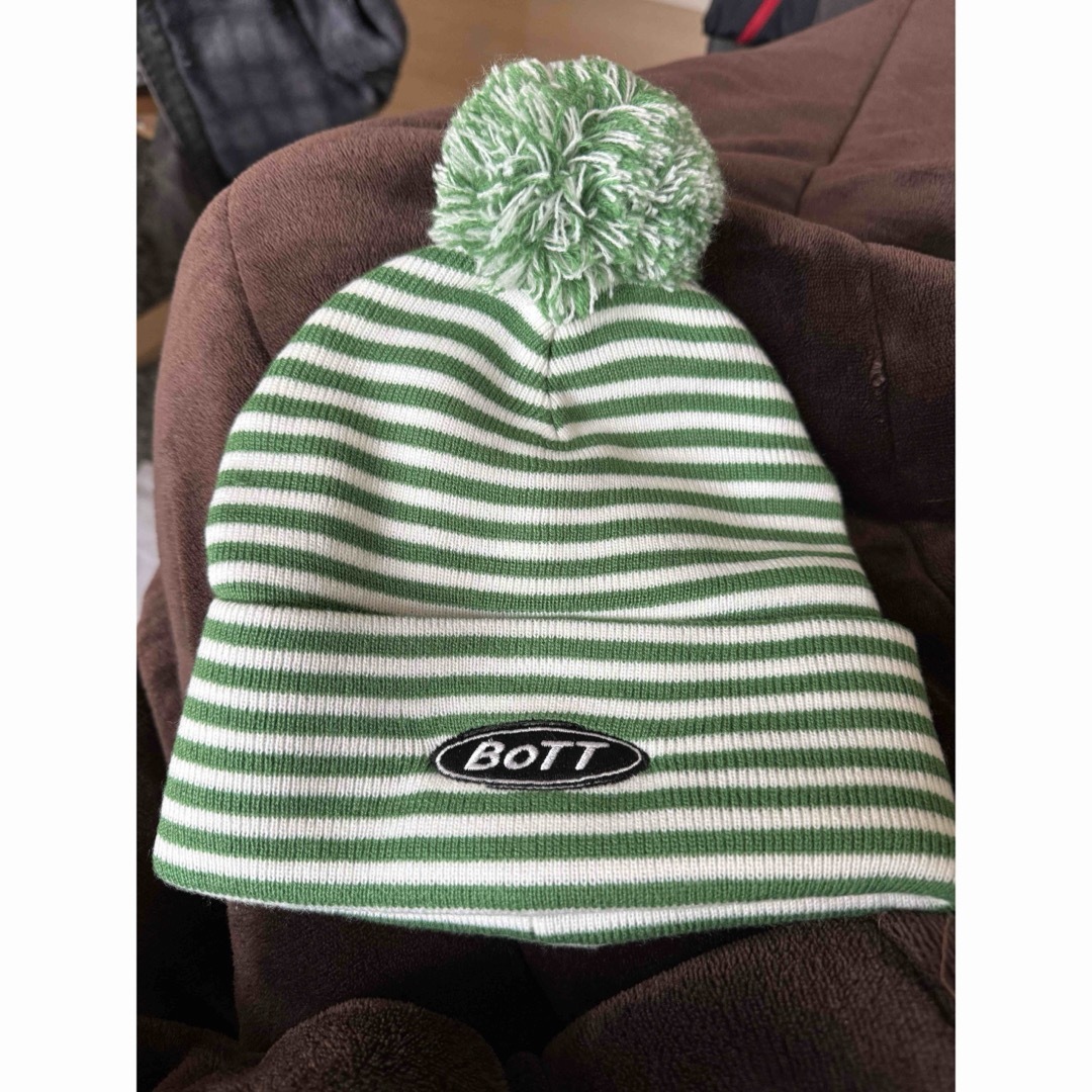 新品未使用　bott light logo knit 安くしまっせ〜ニット帽/ビーニー