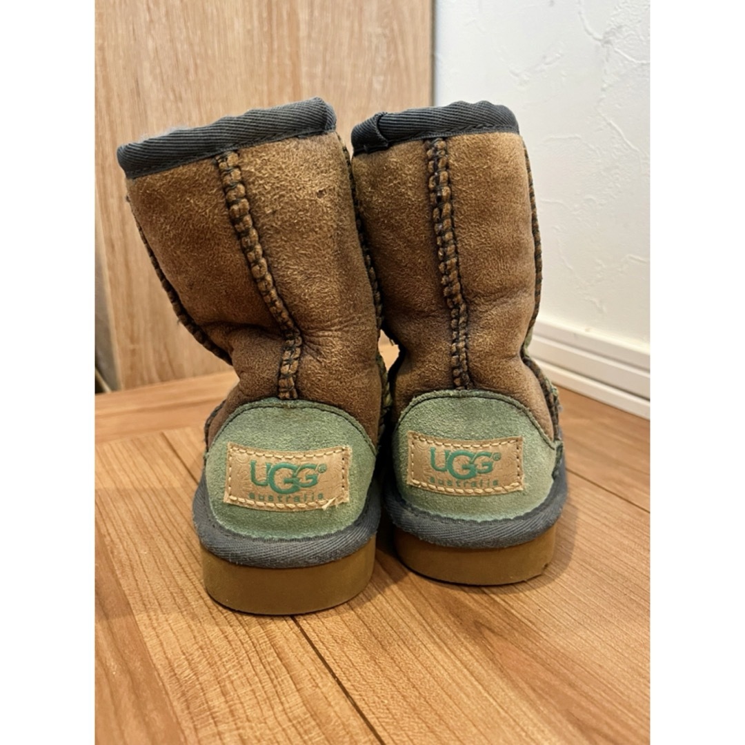 UGG(アグ)のUGG ブーツ キッズ/ベビー/マタニティのベビー靴/シューズ(~14cm)(ブーツ)の商品写真