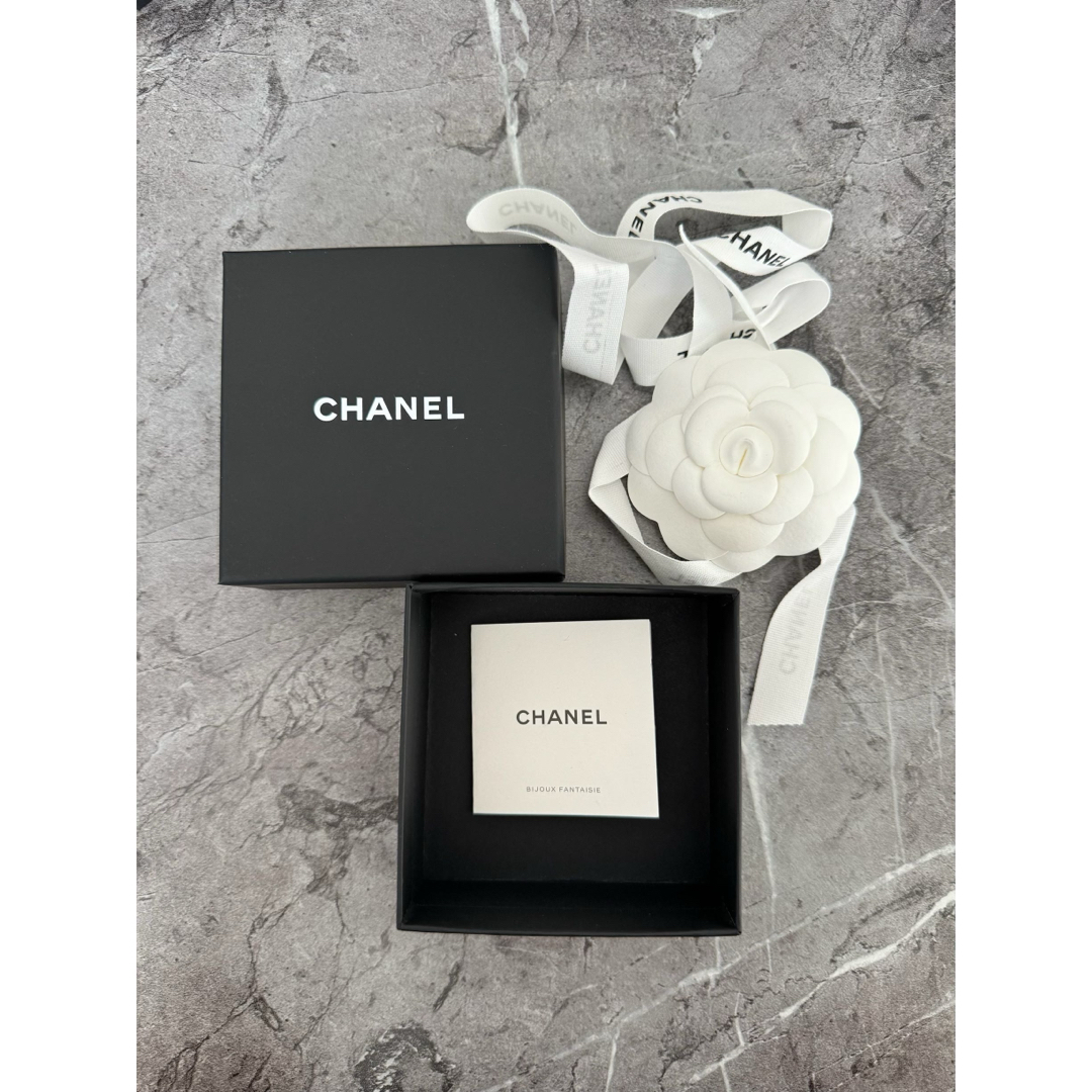 CHANEL(シャネル)のCHANEL 空箱　ピアス用① レディースのアクセサリー(その他)の商品写真