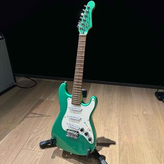 フェンダー(Fender)のHISTORY ジュニア用ギター ストラトタイプ メタリックグリーン(エレキギター)