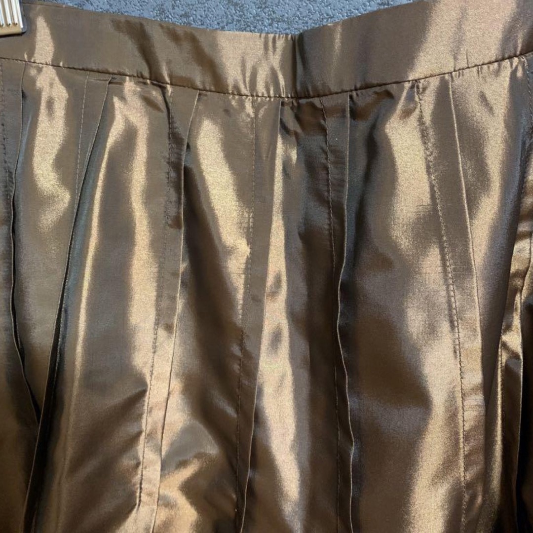 HIROKO BIS(ヒロコビス)のヒロコビス　光沢感が素敵なフレアスカート　大きいサイズ レディースのスカート(ひざ丈スカート)の商品写真