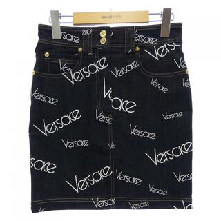 ヴェルサーチ スカートの通販 94点 | VERSACEのレディースを買うならラクマ