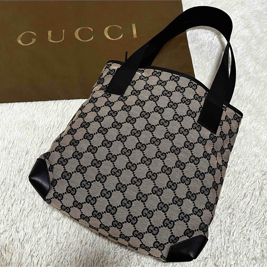 Gucci(グッチ)の623 美品✨グッチ トートバッグ 肩掛け GGキャンバス×レザー ベージュ 黒 レディースのバッグ(トートバッグ)の商品写真